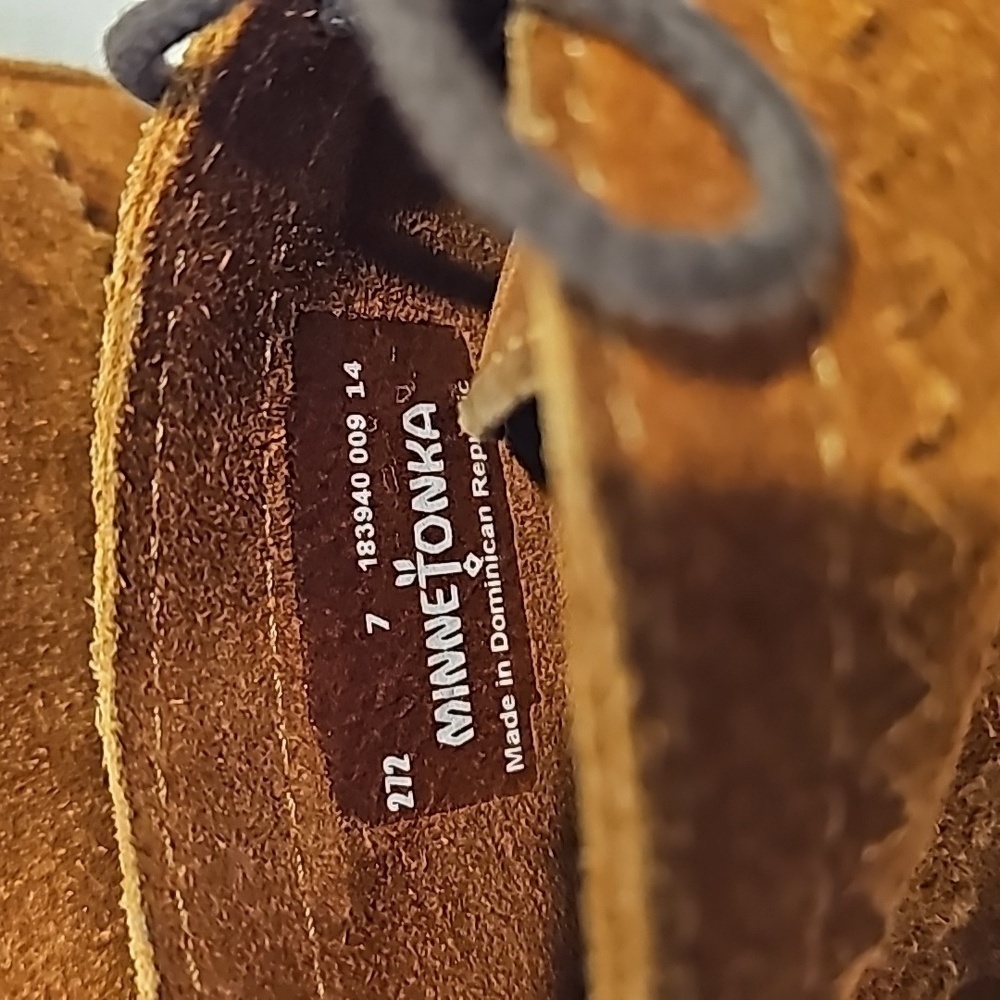 Minnetonka suede lace up moccasins womans size 7 good condition - Picture 3 of 8